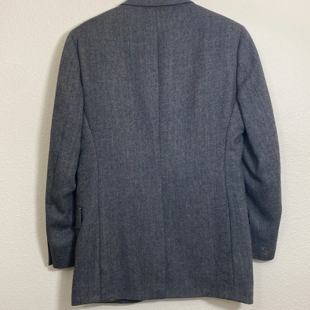VTG Wool Herringbone Tweed Blazer in Gray 2 button style